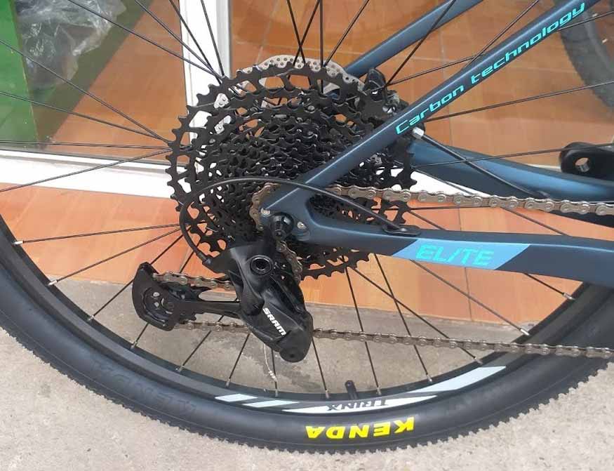 Gat lip Xe dap dia hinh mtb Trinx V1500 Elite carbon - Xe đạp đường phố