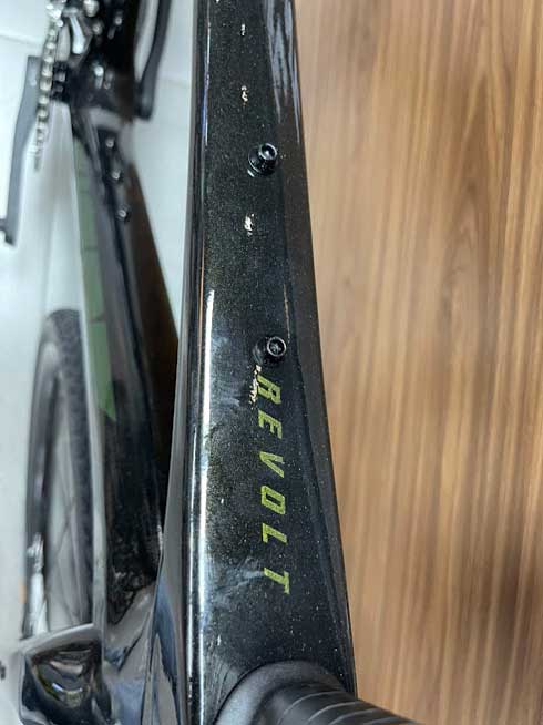 Xe đạp đua road GIANT REVOLT ADV 2 2022 5 - Xe đạp đường phố Khung2 Xe dap dua road Giant revolt adv 2 2022 - Xe đạp đường phố