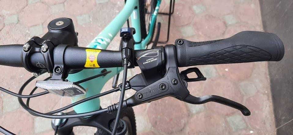 Tay phanh Xe dap dia hinh nu Giant liv cate 1 2022 - Xe đạp đường phố