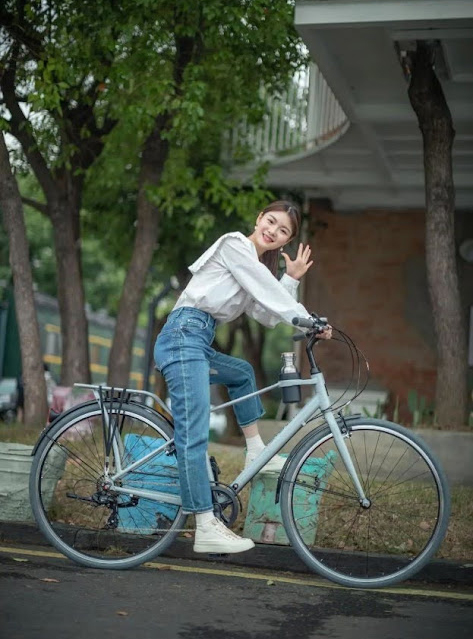 Xe đạp đường phố GIANT INEED MOCHA LTD 2023 14 - Xe đạp đường phố Xe dap duong pho giant ineed mocha 2023 ghi van da 02 - Xe đạp đường phố