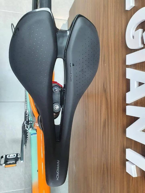 Yen Xe dap dua road Giant LIV Avail AR2 2022 - Xe đạp đường phố