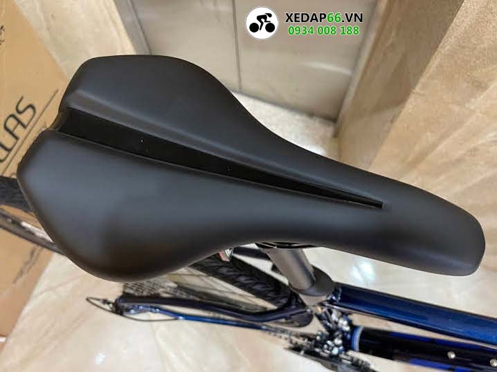 Yen Xe dap duong pho Touring Giant Revolt F2 2022 - Xe đạp đường phố