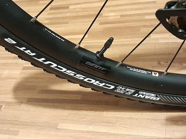 Xe đạp đua đường trường Road GIANT REVOLT 2 2022 8 - Xe đạp đường phố banh xe dap toring giant revolt 2 2022 - Xe đạp đường phố