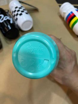 Bình nước xe đạp siêu nhẹ Raphal 610ml/21oz (nhựa sinh học) 5 - Xe đạp đường phố binh nuoc raphal 610ml - Xe đạp đường phố