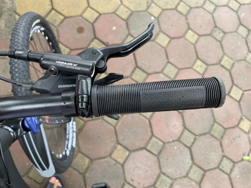 tay de phai xe dap dia hinh mtb Trinx M600 Elite 2022 - Xe đạp đường phố