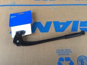 Chân chống xe đạp Giant Escape bắt ren khung