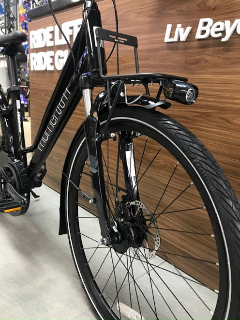 Dau xe dap the thao touring Giant isee 530 nu 2022 den - Xe đạp đường phố