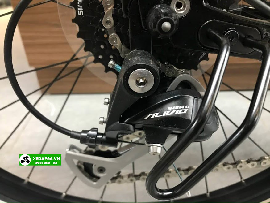 Gat lip xe dap the thao touring Giant isee 530 nu 2022 den - Xe đạp đường phố