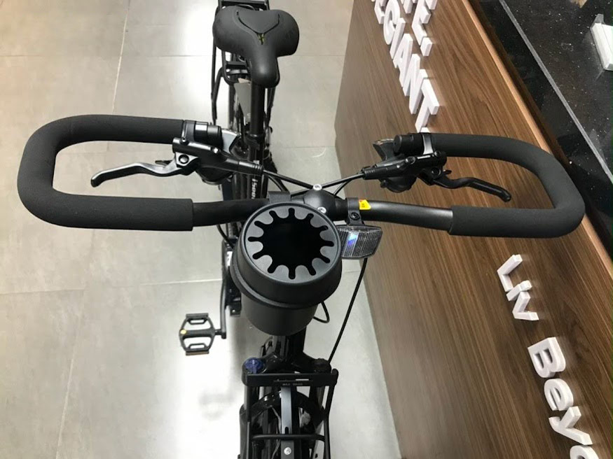 Ghi dong xe dap the thao touring Giant isee 530 nu 2022 den - Xe đạp đường phố