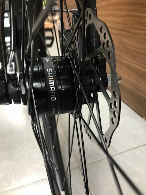 Moay o xe dap the thao touring Giant isee 530 nu 2022 den - Xe đạp đường phố