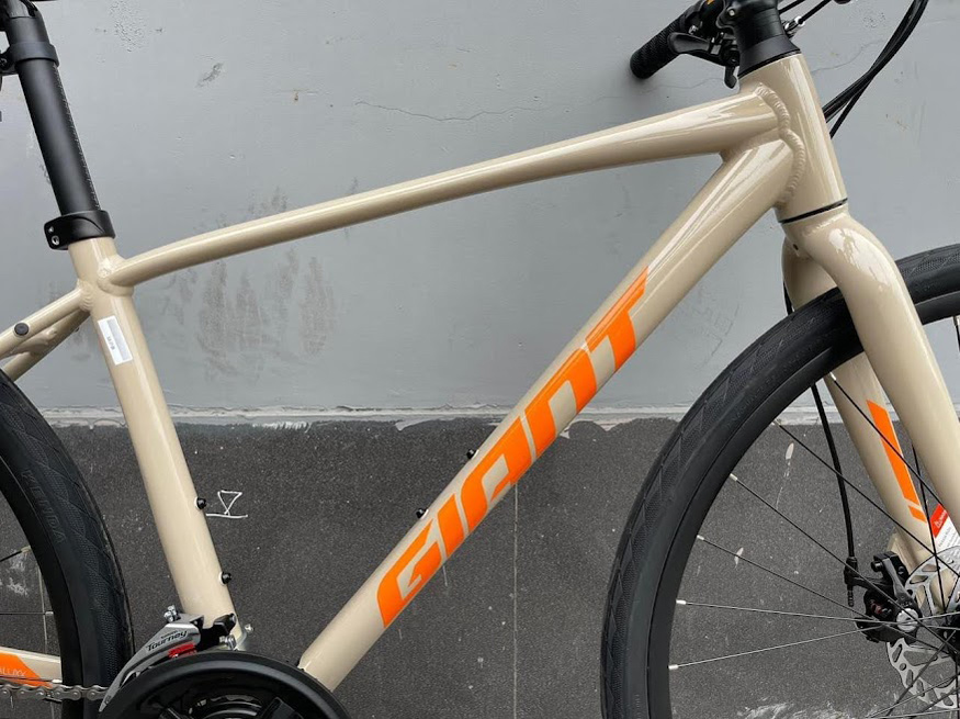 khung xe dap the thao duong pho giant escape 3 d 2023 - Xe đạp đường phố