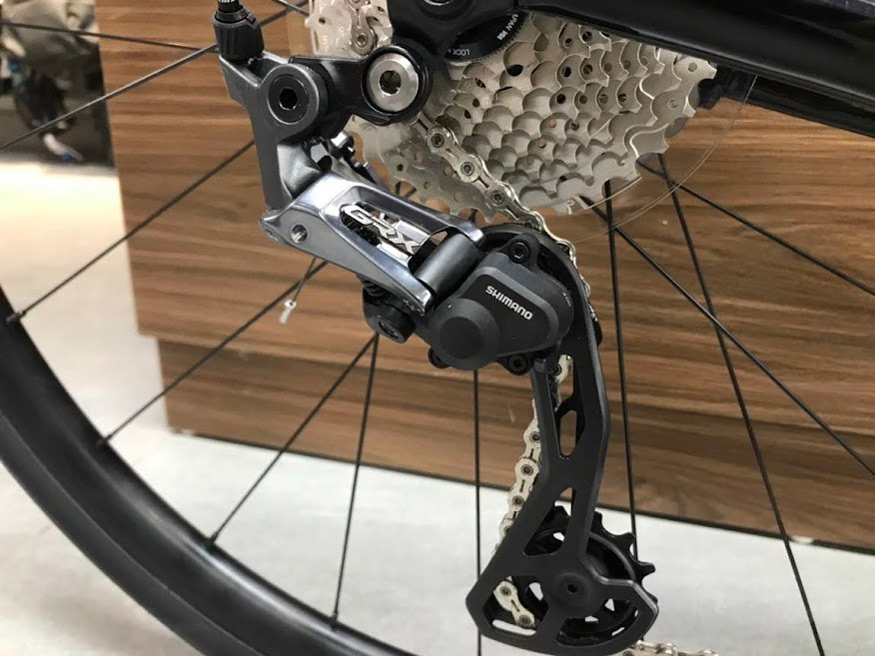 Xe đạp đua road Giant DEFY ADV 1 2022 6 - Xe đạp đường phố gat lip xe dap dua giant defy adv 1 2022 - Xe đạp đường phố