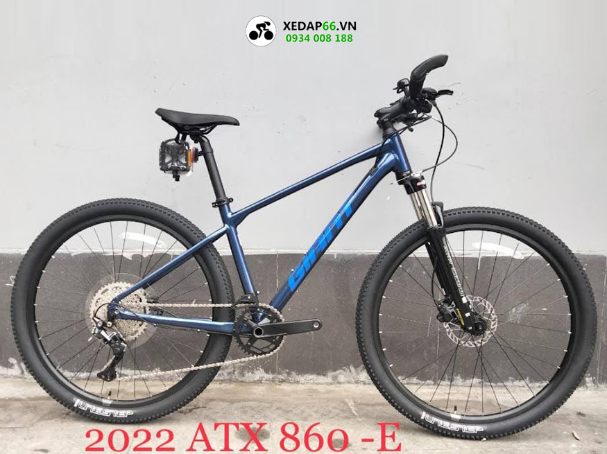 Xe đạp địa hình mtb GIANT ATX 860-E 2023 3 - Xe đạp đường phố GIANT ATX 860-E 2023 màu xanh dương