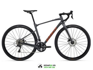 Xe đạp đua đường trường Road GIANT REVOLT 2 2022