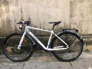 xe dap touring chevaux hk pro trang - Xe đạp đường phố