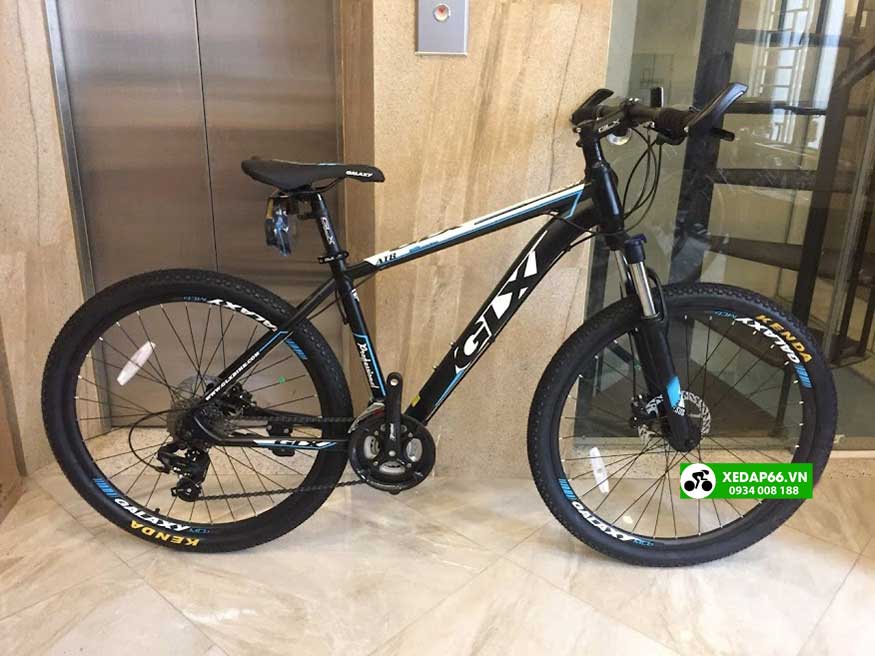 Top 9 xe đạp địa hình Galaxy hot nhất hiện nay 13 - Xe đạp đường phố Xe dap dia hinh mtb Galaxy AT8 den xanh duong - Xe đạp đường phố