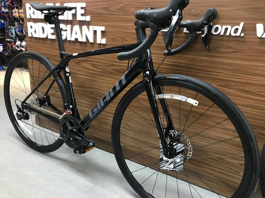 Xe đạp đua road Giant TCR ADV 2 D-KOM 2022 2 - Xe đạp đường phố Giant TCR ADV 2 D-KOM 2022 màu đen, một góc nhìn khác