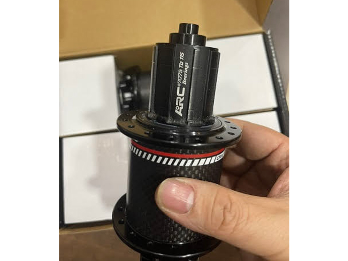 Bộ moay ơ (Hub) xe đạp ARC MT010 Pro QR/TRU HG 32H cối thả carbon 5 - Xe đạp đường phố Bo moay o xe dap ARC MT010 Pro HG 32H 11S carbon do 02 - Xe đạp đường phố