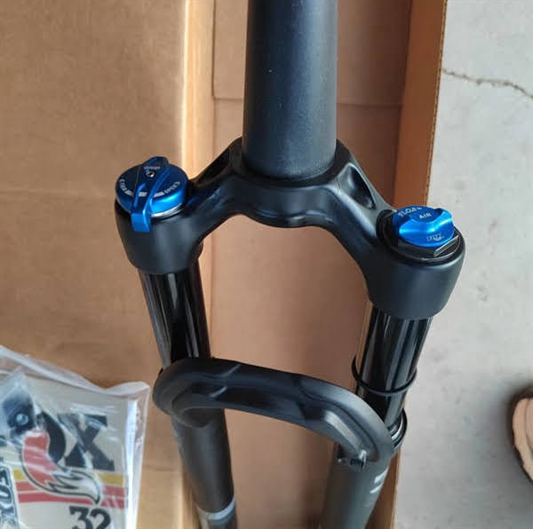 phuoc hoi xe dap Fox 32 SC Perfomance 02 - Xe đạp đường phố