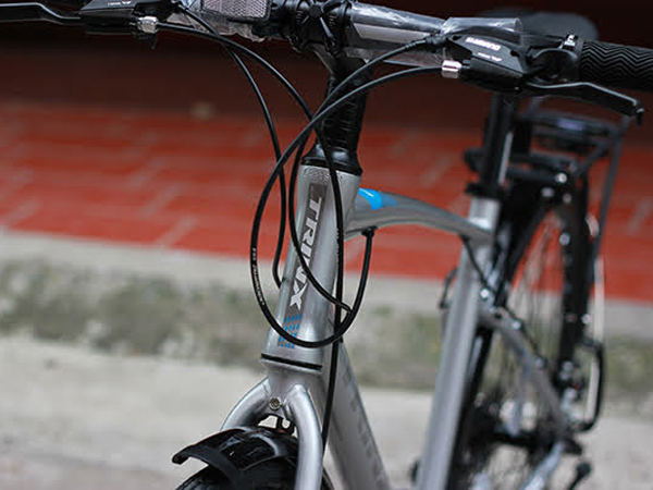 khung xe dap duong pho trinx free 24 city 2023 bac xanh 02 - Xe đạp đường phố