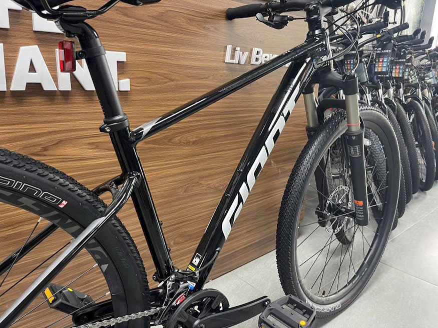 Xe đạp địa hình mtb GIANT XTC 800 27.5/29″ 2024 7 - Xe đạp đường phố khung xe dap dia hinh mtb giant xtc 800 2024 den - Xe đạp đường phố