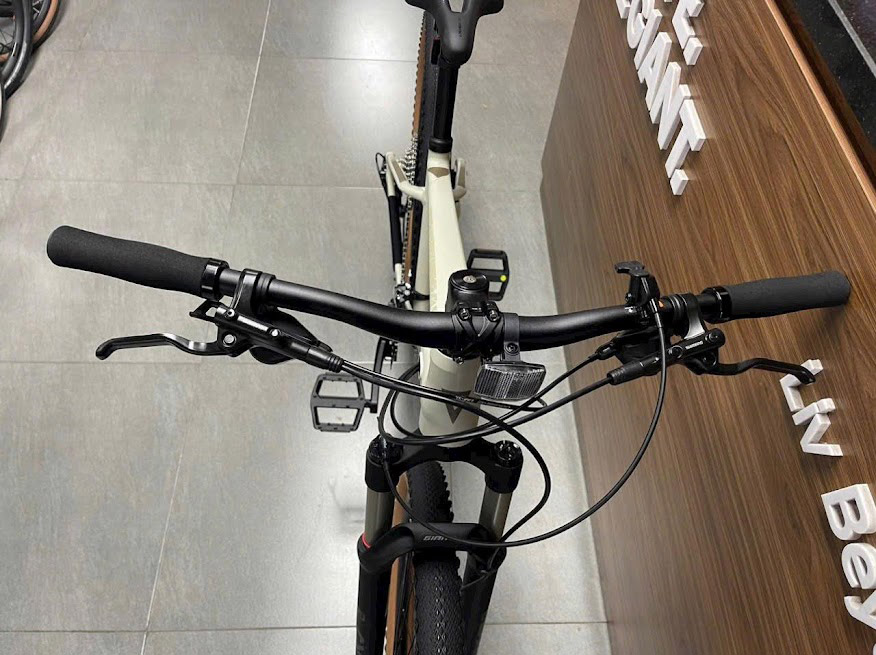 Xe đạp địa hình mtb GIANT XTC 820 2024 5 - Xe đạp đường phố ghi dong xe dap dia hinh mtb giant xtc 820 2024 - Xe đạp đường phố