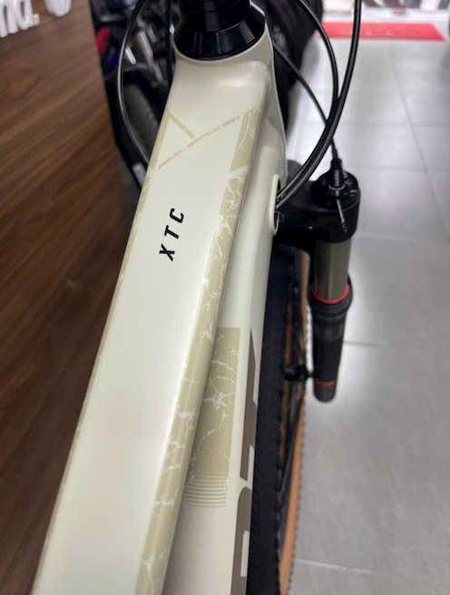 Xe đạp địa hình mtb GIANT XTC 820 2024 4 - Xe đạp đường phố khung xe dap dia hinh mtb giant xtc 820 2024 ghi - Xe đạp đường phố
