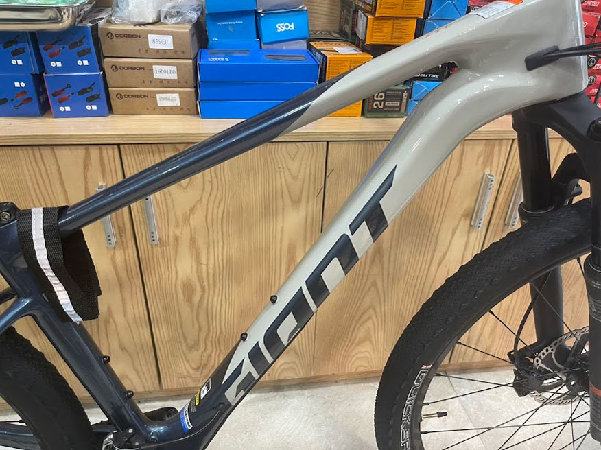 khung xe dap giant xtc adv 2 2024 ghi - Xe đạp đường phố