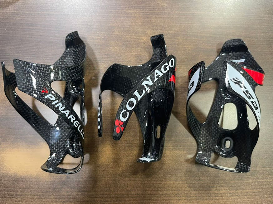 Gọng bình nước Carbon gắn xe đạp 1 - Xe đạp đường phố gong binh nuoc carbon gan xe dap 02 - Xe đạp đường phố