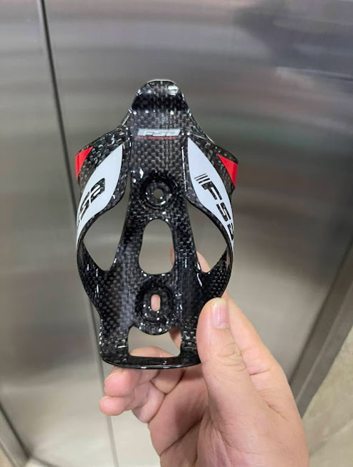 Gọng bình nước Carbon gắn xe đạp 2 - Xe đạp đường phố gong binh nuoc carbon gan xe dap 03 - Xe đạp đường phố