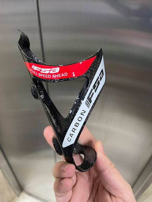 Gọng bình nước Carbon gắn xe đạp 3 - Xe đạp đường phố gong binh nuoc carbon gan xe dap 04 - Xe đạp đường phố