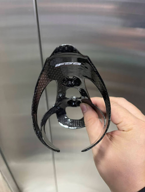 Gọng bình nước Carbon gắn xe đạp 4 - Xe đạp đường phố gong binh nuoc carbon gan xe dap 05 - Xe đạp đường phố