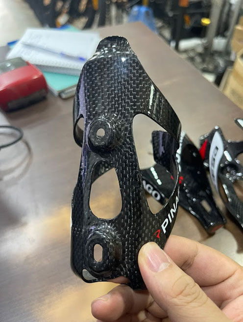 Gọng bình nước Carbon gắn xe đạp 6 - Xe đạp đường phố gong binh nuoc carbon gan xe dap 07 - Xe đạp đường phố