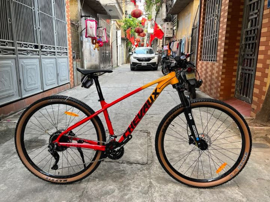 Xe đạp địa hình mtb CHEVAUX TOTO 29" 10 - Xe đạp đường phố Hình ảnh thực tế Chevaux Toto màu đỏ cam
