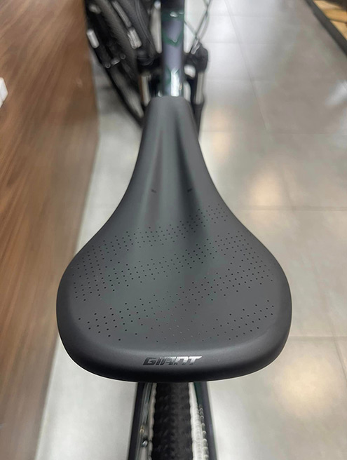 Xe đạp địa hình mtb Giant ATX 830 2024 13 - Xe đạp đường phố yen xe dap dia hinh mtb giant atx 830 2024 - Xe đạp đường phố