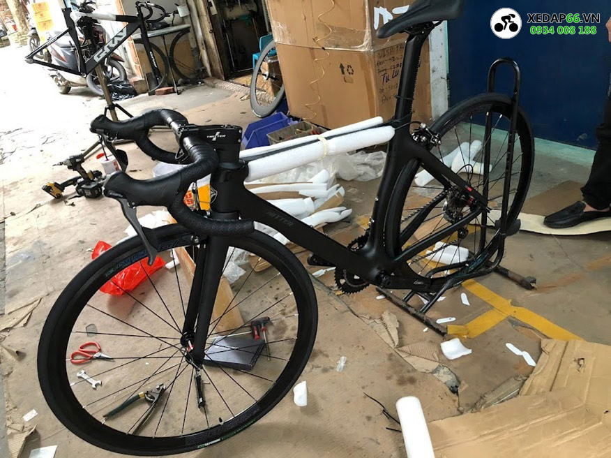 Xe đạp đua road Twitter T2 Shimano R2000 7 - Xe đạp đường phố Hình ảnh khác Twitter T2 Shimano R2000 màu đen tuyền