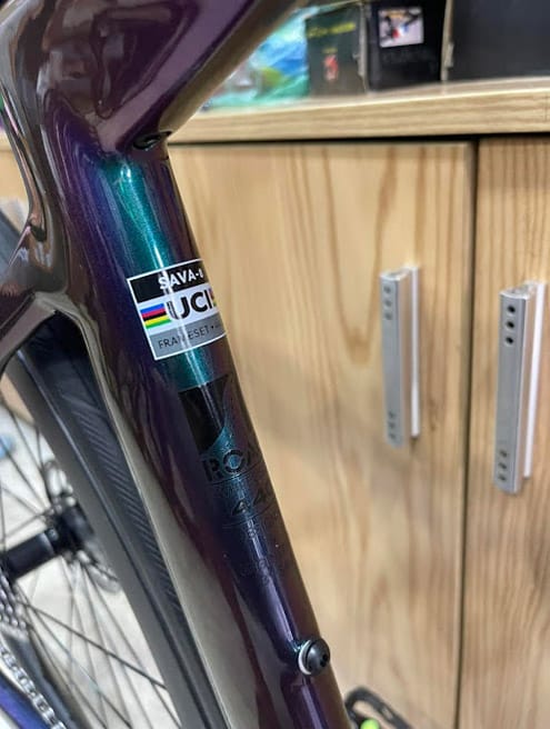 Xe đạp đua road SAVA X9-02 R7000 (Full Carbon) 12 - Xe đạp đường phố tem uci khung xe sava x9 r7000 full carbon xanh doi mau - Xe đạp đường phố