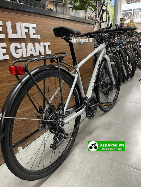 Xe đạp thể thao đường phố GIANT ESCAPE 2 CITY 2024 4 - Xe đạp đường phố xe dap duog pho giant escape 2 city 2024 ghi trang 02 - Xe đạp đường phố