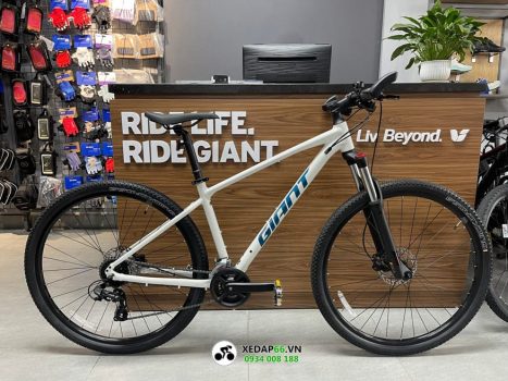 Xe đạp địa hình mtb GIANT ATX 810 2025 17 - Xe đạp đường phố xe dap dia hinh mtb giant atx 810 2025 trang - Xe đạp đường phố